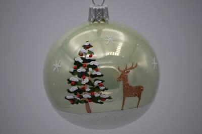 Vianočná guľka zelená s jelenčekom a stromčekom 7 cm