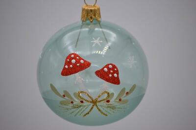 Vianočná guľka svetlá modrá s muchotrávkami 7 cm