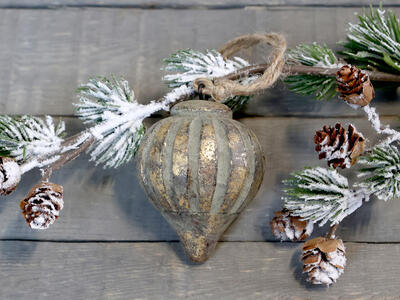 Vianočná ozdoba prírodná závesná dekorácia priemer 7cm výška 9cm - 1