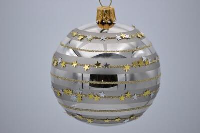 Vianočná ozdoba strieborná so zlatými hviezdičkami sklenená ručne zdobená 7 cm